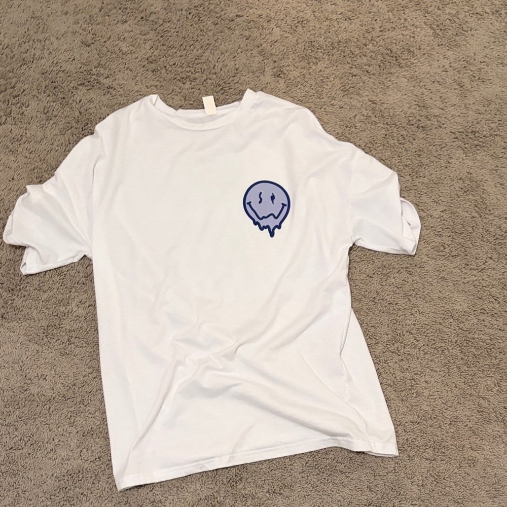 ROMWE White Tee with Blue Graphic